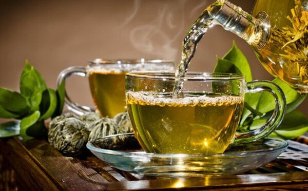 Tra-xanh-la-mon-do-uong-truyen-thong-ket-hop-voi-banh-trung-thu