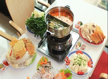 Nước lẩu hóa chất nhưng vẫn hút người ăn?