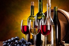Doanh nghiệp sản xuất rượu nên sử dụng loại tem chống giả nào để giảm thiểu hàng giả hàng nhái?
