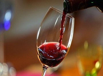 Rượu vang làm giả siêu tốc với giá siêu rẻ dịp tết 2019